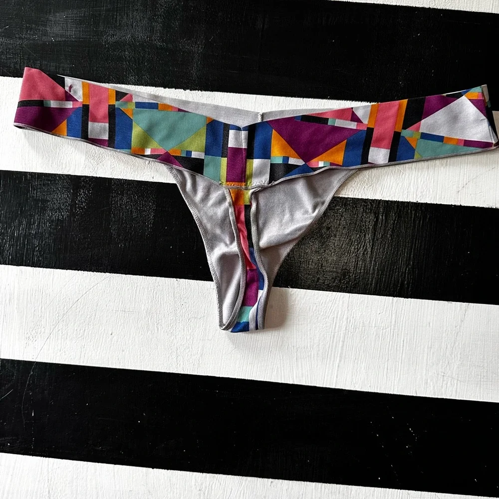 Thong - Picture 4 of 4